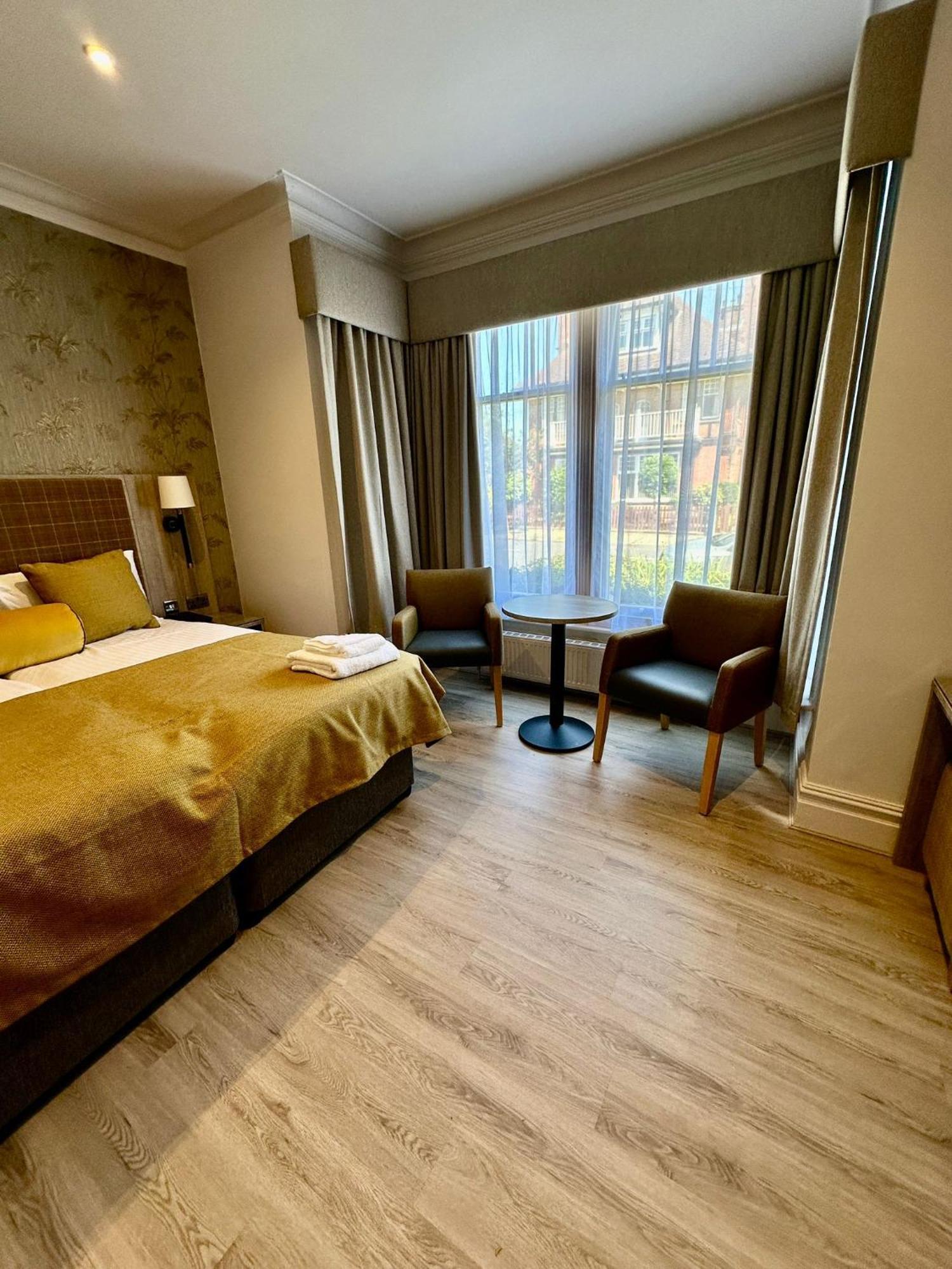 Hotel Coco Felixstowe Exteriör bild